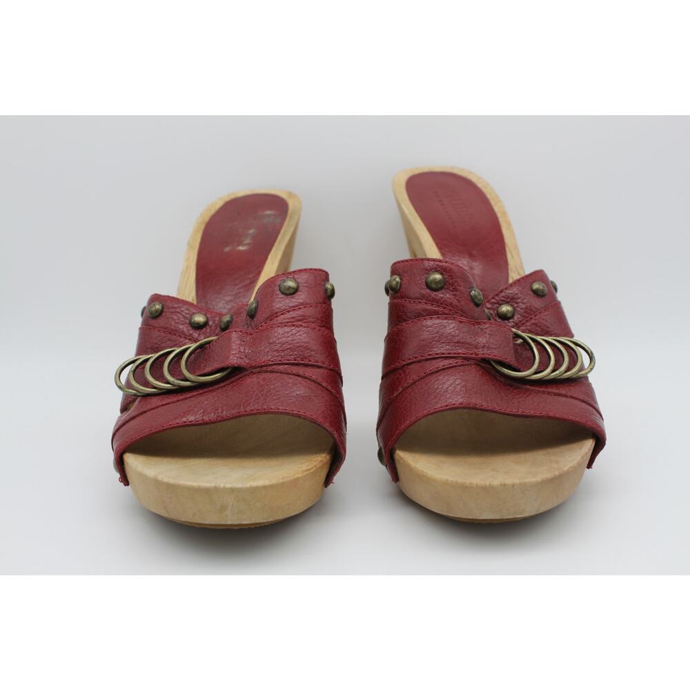 Guess by Marciano Red Vintage Leather Wood Platform Brass Sandals Heels Size 8.5